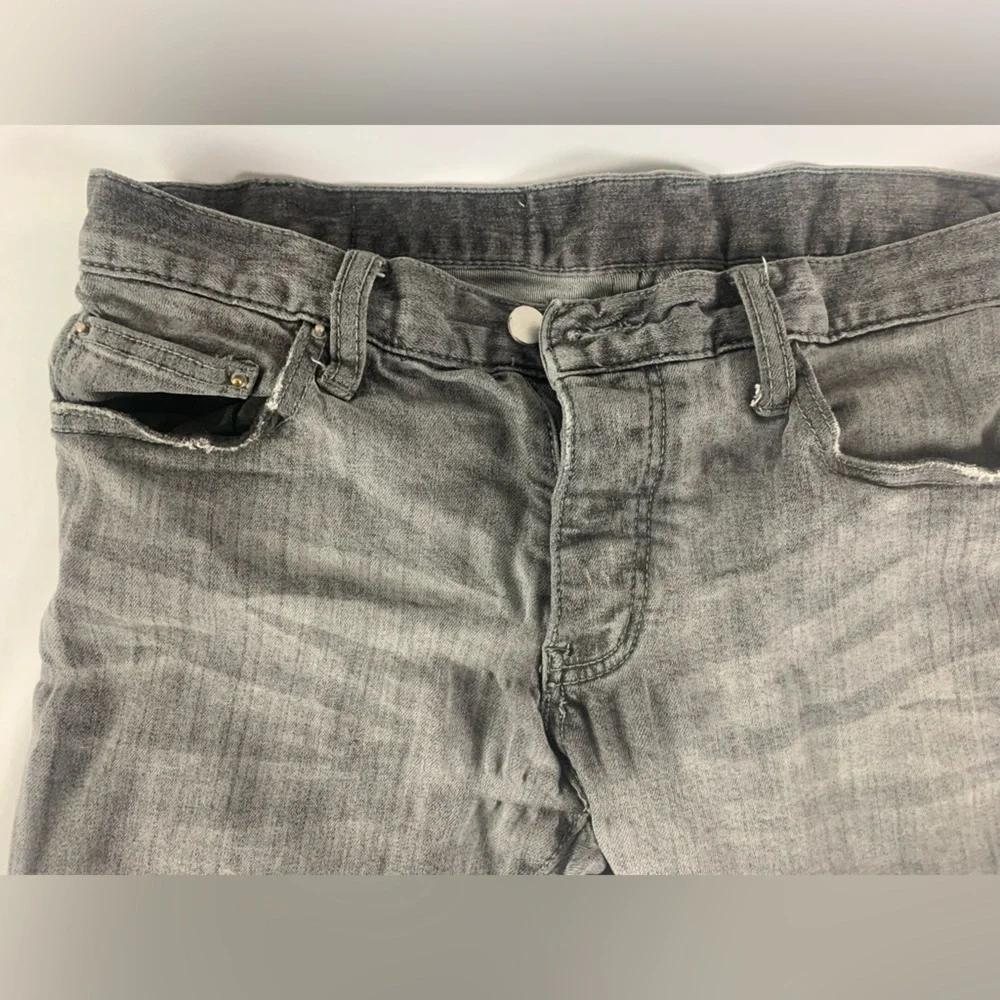 MNML Jeans - Picture 2 of 5